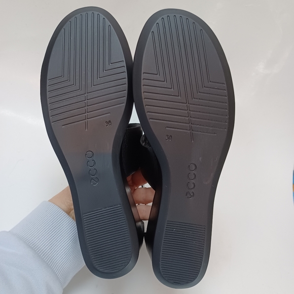 Ecco Wedge Sandals Black Leather Open Toe Ankle Strap Heels Shape 35 Womens 8 - Picture 14 of 16